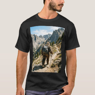Camiseta Bigfoot caminando divertido sasquatch mochilero