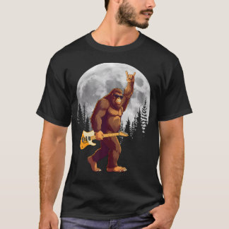 Camiseta Bigfoot Carrying Guitar At Night Full Moon Trees S