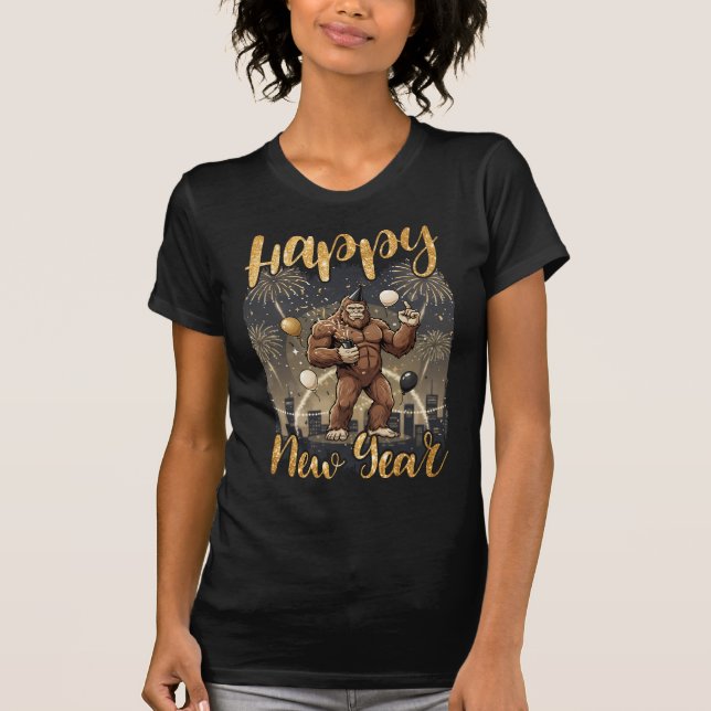 Camiseta Bigfoot Gorilla Happy New Year Party Funny (Anverso)