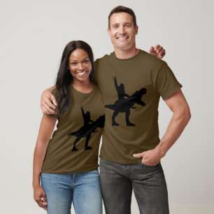 Camiseta Bigfoot Riding T-Rex