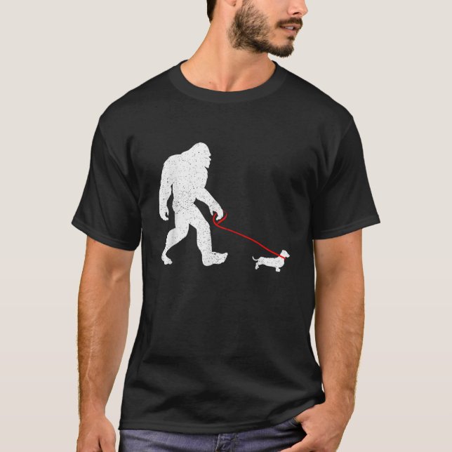 Camiseta Bigfoot Walking Dachshund Weiner Dog Sasquatch Gif (Anverso)