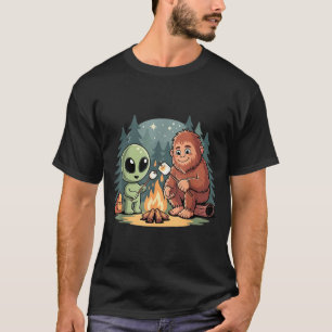 Camiseta Bigfoot y campamento de alienígenas divertido sasq