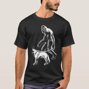 Camiseta Bigfoot y perro paseando Malinois belga