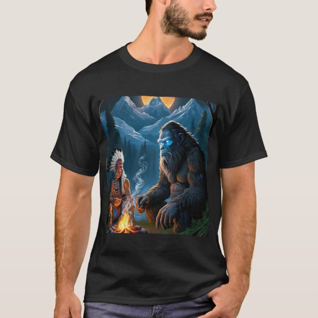 Camiseta Bigfoot y the Chief Moonlit Forest reuniéndose en  (Anverso)