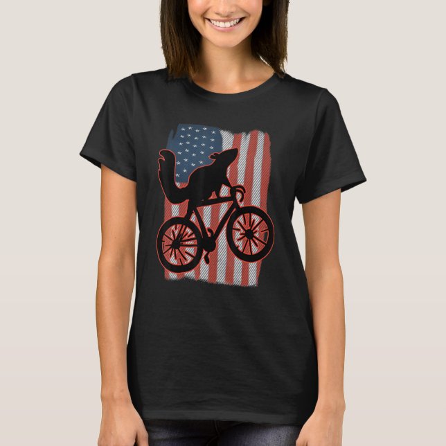 Camiseta Bike Squirrel Riding A Bicycle Patriotic American  (Anverso)