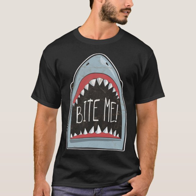 Camiseta Bite Me  Shark Fan Beach Ocean Attire For Summer (Anverso)
