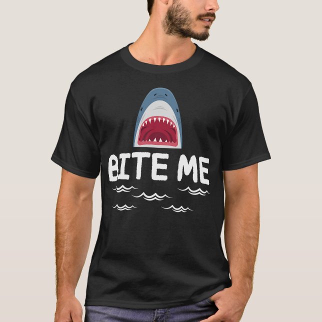 Camiseta Bite Me Shark Lover Week Awareness Animal Ocean Su (Anverso)