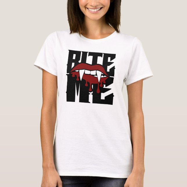 Camiseta Bite Me Vampire Fangs | Boca Sassy Halloween (Anverso)
