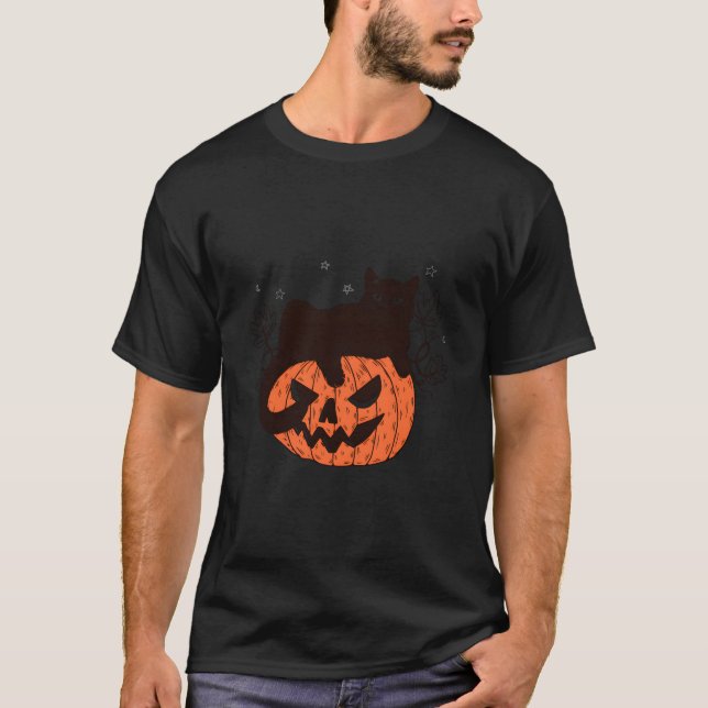 Camiseta Black Cat On Pumpkin Face Halloween Spooky Season (Anverso)