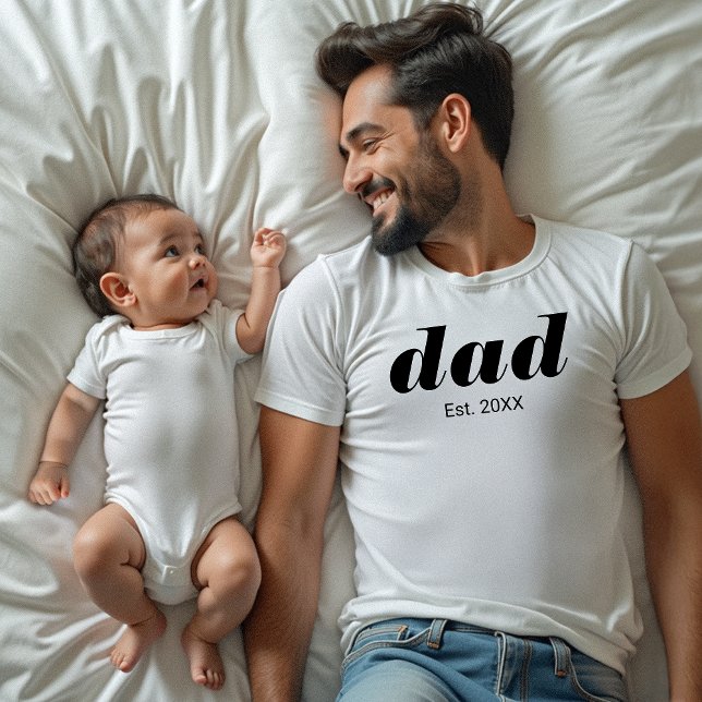 Camiseta Black Typography Established Dad (Subido por el creador)