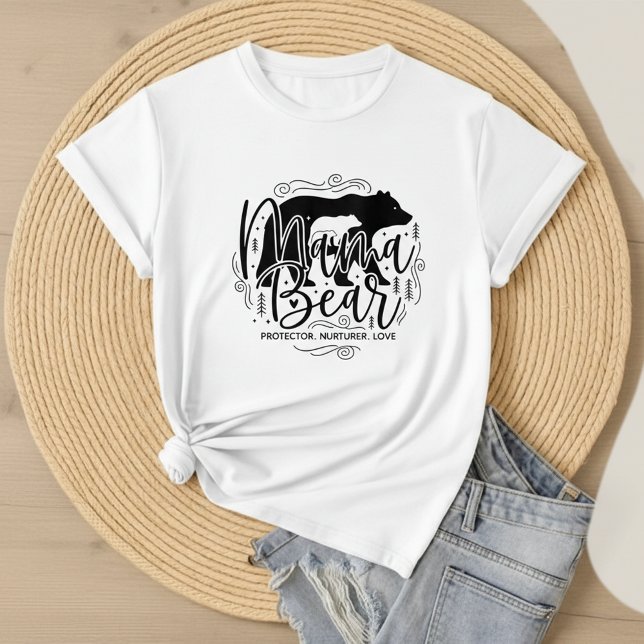 Camiseta Black & White Script Mama Bear Protector Art (Subido por el creador)