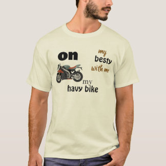 camiseta blanca con moto de carreras hash