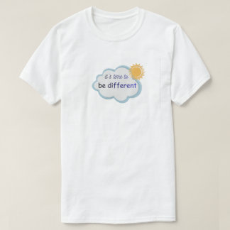 Camiseta blanca con texto mencionado en ella.