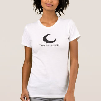 Camiseta blanca "Confía en el Universo"