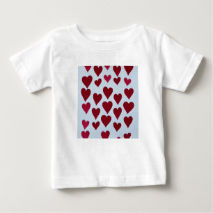 Camiseta blanca de 12 meses con diseño de corazone
