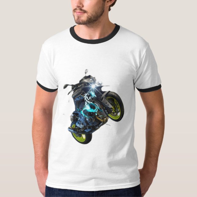 Camiseta blanca y negra de los hombres con coche d (Anverso)