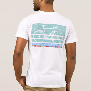 Camiseta blanco fresco y de inspiración urbana