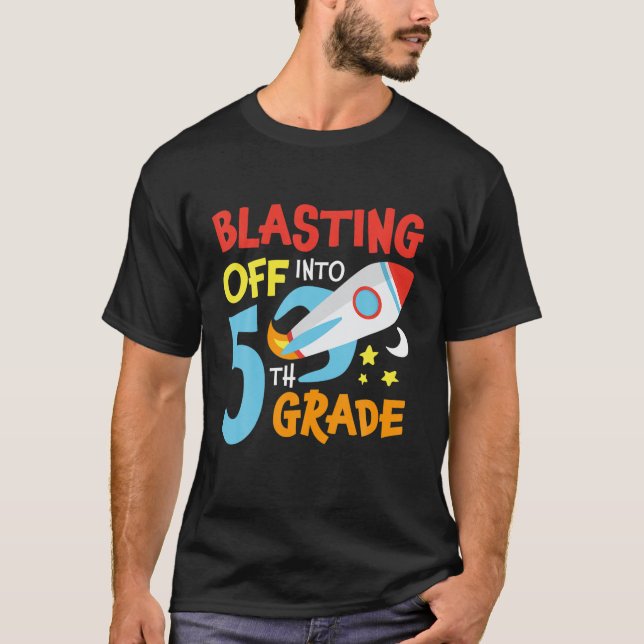 Camiseta Blasting Off Into 5Th Grade Back To School Space R (Anverso)