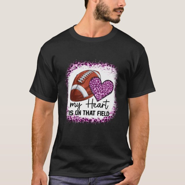 Camiseta Bleached My Heart Is On That Field Football Mom Pi (Anverso)