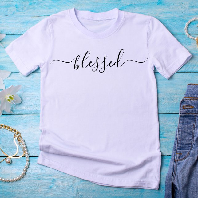Camiseta Blessed Girly Script (Blessed Script Typography Tshirt)