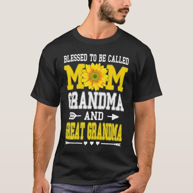 Camiseta Blessed To Be Called Mom Grandma Great Grandma Mot (Anverso)