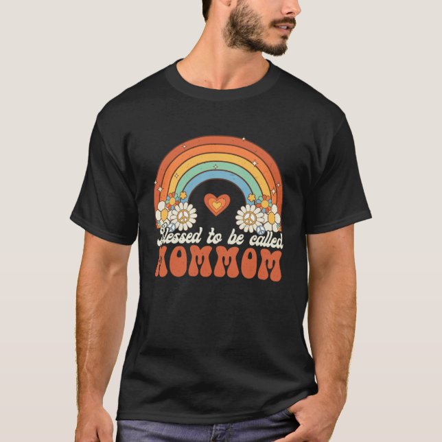 Camiseta Blessed To Be Called Mommom Groovy Rainbow Mothers (Anverso)