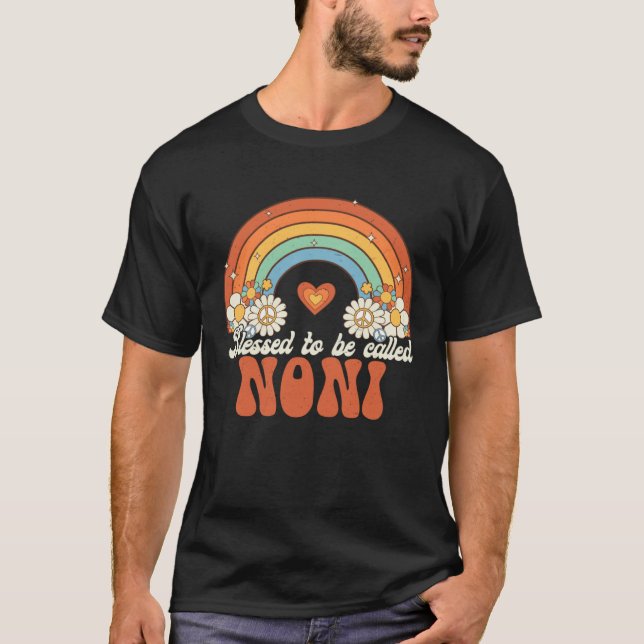 Camiseta Blessed To Be Called Noni Groovy Rainbow Mother s  (Anverso)