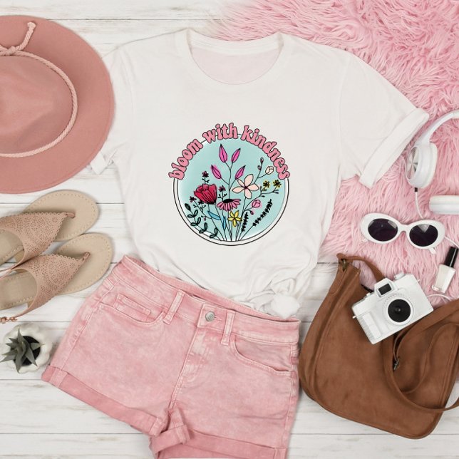 Camiseta Bloom con arte de flores silvestres antiguas (Subido por el creador)