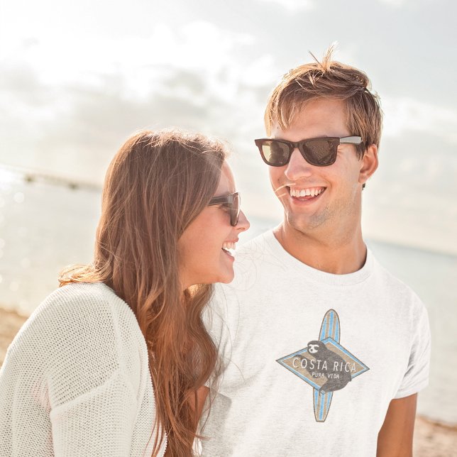 Camiseta Blue de la franja de surf de Costa Rica (Costa Rica Surfing Sloth Blue T-Shirt)