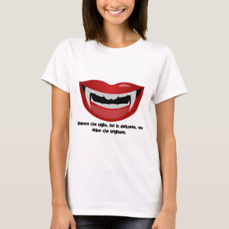 Camiseta boca de vampiro con colmillos y dientes