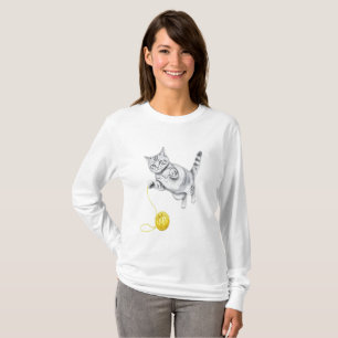 Camiseta Boceto a lápiz de un gato atigrado en juego