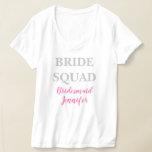 Camiseta Boda de nombre personalizado rosa de la dama de ho<br><div class="desc">Hermosa caligrafía,  camiseta de la dama de honor rosa. Perfecto para una camiseta de papel Boda. Escuadrón de novia.</div>