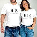 Camiseta Boda Monograma Novia Personalizada Y Groom<br><div class="desc">Presentamos nuestra Boda Monograma Personalizado Novia y Camiseta Groom, la vestimenta perfecta para los recién casados para mostrar su amor y compromiso con el estilo. Esta camisa está adornada con un sofisticado y minimalista monograma boda, con elementos de diseño en blanco y negro y las iniciales de la novia y...</div>