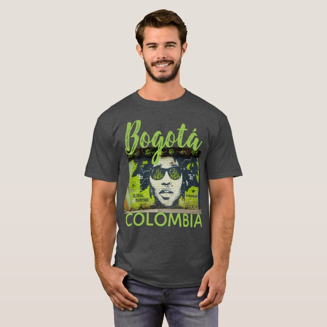 Camiseta Bogotá Colombia, graffitti de la calle, hombres (Anverso completo)