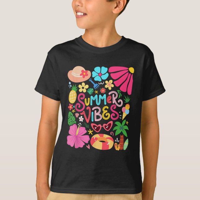 Camiseta Boho Flor Hola Summer Vibes Funny Beach Life Me (Anverso)