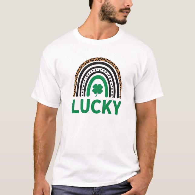 Camiseta Boho Lucky Rainbow Shamrock Leopard Graphic (Anverso)