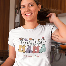 Camiseta Boho Mama escribe con flores y nombres de niños