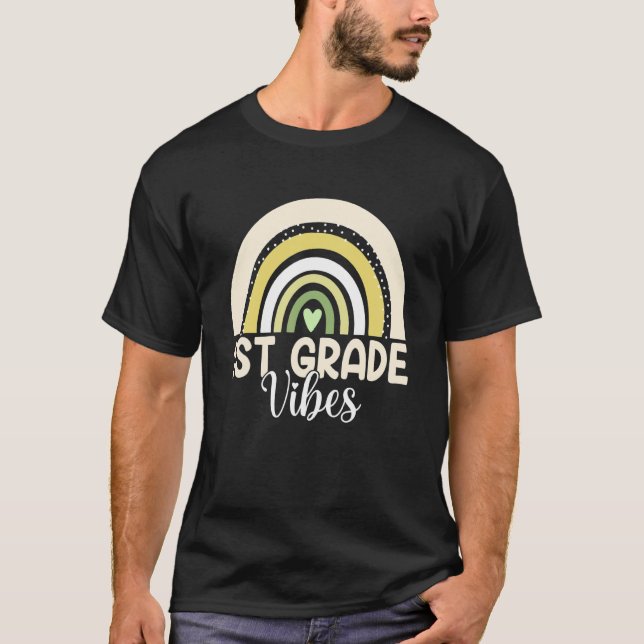 Camiseta Boho Rainbow First Grade Vibes 1st Teachers Back T (Anverso)