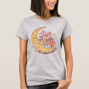 Camiseta Boho Retro Flores Luna Vibe De Verano Toma Un Mome