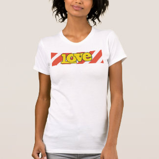 Camiseta Bold LOVE – Vibrant Illustration Design