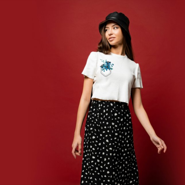 Camiseta Bolsillo impreso con flores azules (Subido por el creador)