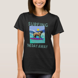 Camiseta BOMBA Perro de perro en una tabla de surf