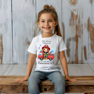 Camiseta Bombero esparciendo agua alegremente