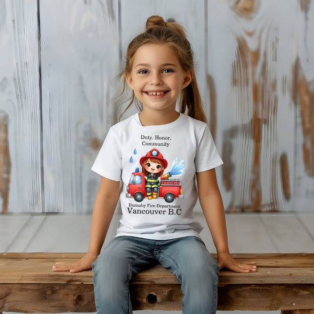 Camiseta Bombero esparciendo agua alegremente (Subido por el creador)