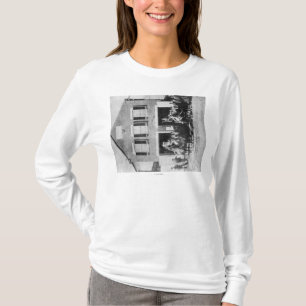 Camiseta Bomberos con el equipo fuera del parque de