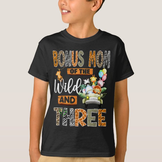 Camiseta Bonus Mom Of The Wild &amp; Three 3rd Birthday Boy (Anverso)