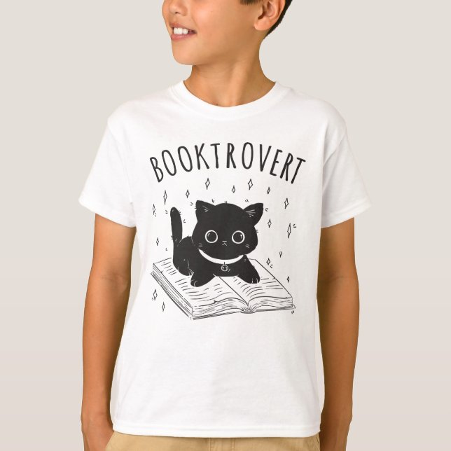 Camiseta Booktrovert cat con libro y estrellas (Anverso)