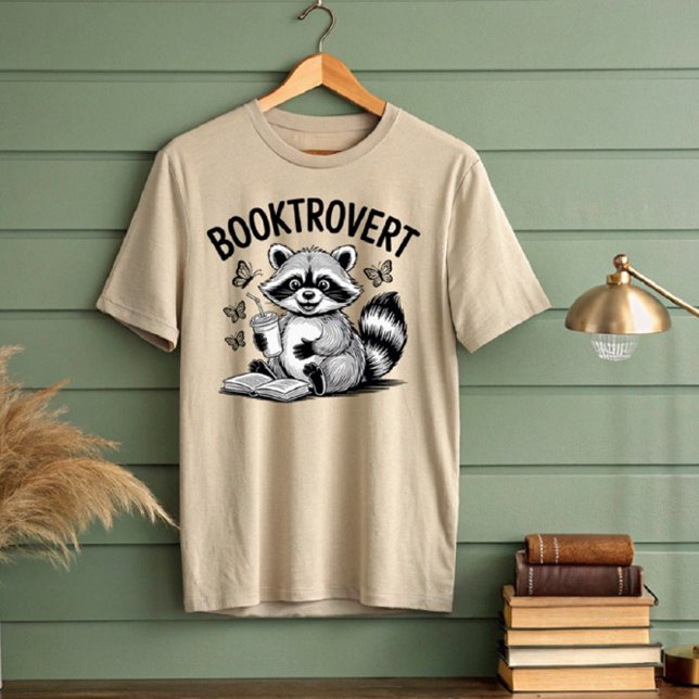 Camiseta Booktrovert Raccoon (Subido por el creador)