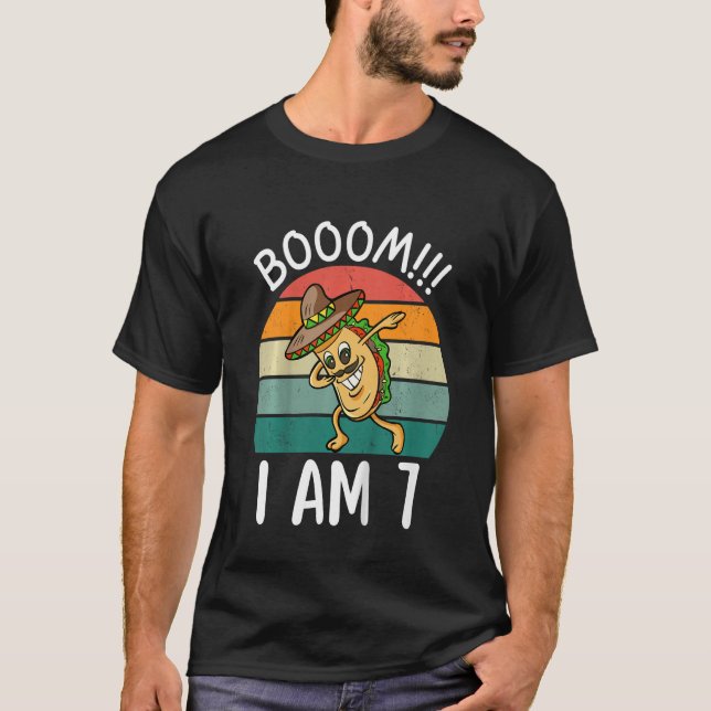 Camiseta Boom Infantil Tengo 7 Años Taco Dabbing Cumpleaños (Anverso)