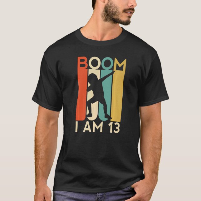 Camiseta Boom Tengo 13 años, 13 Fiesta Dabbing K (Anverso)